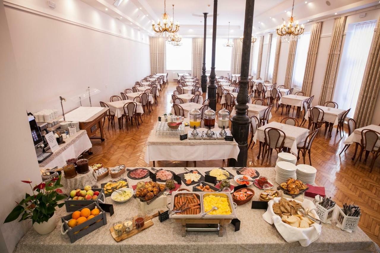 Eco Center Hotel